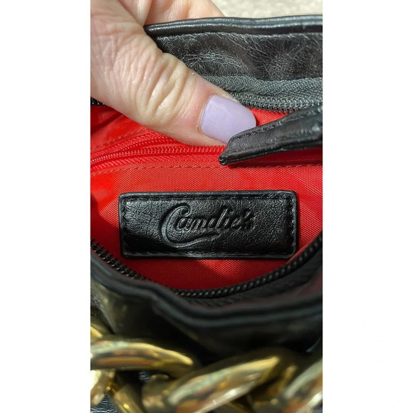 Candie's Y2K Ruched Black Pleather Mini Handbag With A Chunky Gold Chain - Picture 6 of 6